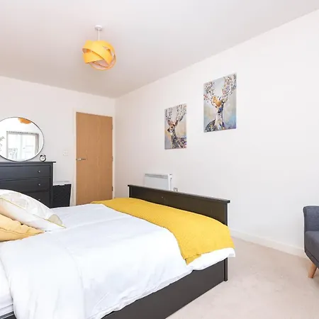 Spacious Sleek & Modern 7 Mins Walk To City Centre * York